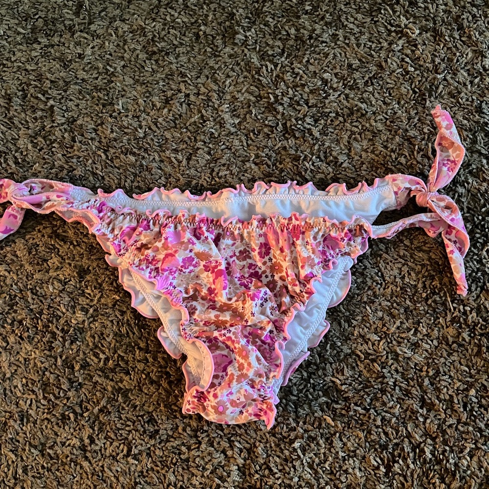 Floral Ruffle Bikini Bottom, M